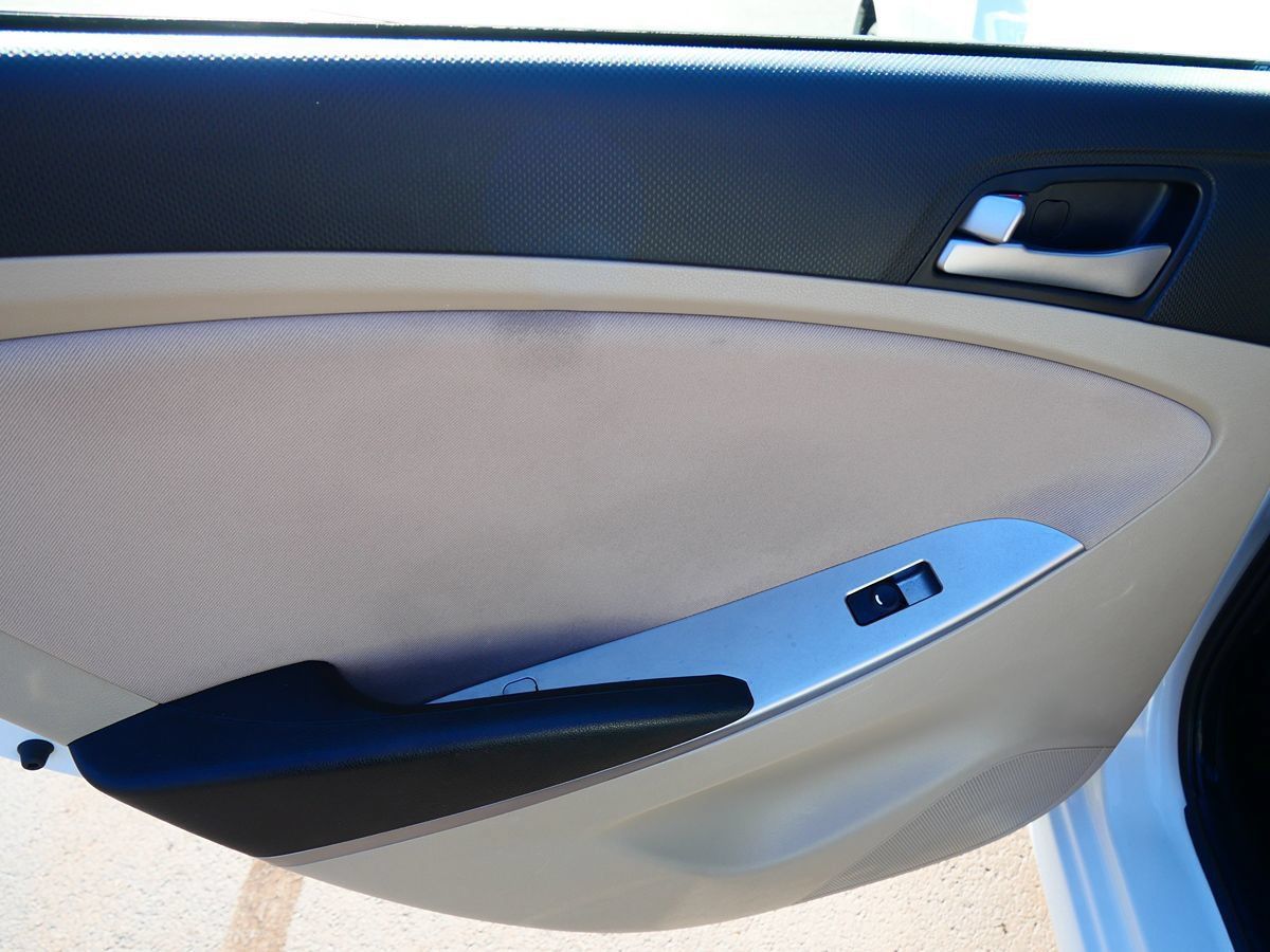 Used 2017 Hyundai Accent SE FWD image 21