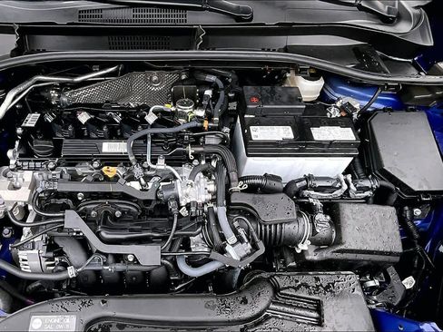 Certified 2024 Toyota Corolla Cross XLE image 29