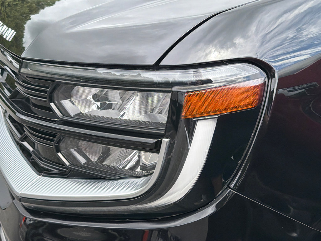 Used 2026 Ford Expedition Platinum w/ Driver's Package AWD/4WD image 8