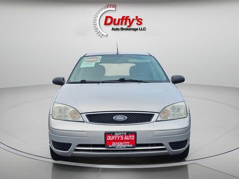 Used 2005 Ford Focus ZX5 Hatchback image 10