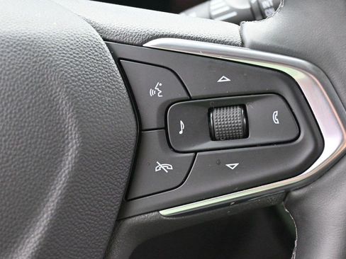 Used 2025 Chevrolet Trax ACTIV w/ Sunroof Package FWD image 19