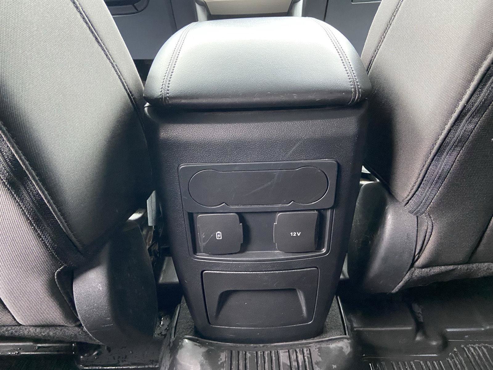 Used 2023 Ford Explorer XLT AWD/4WD image 18
