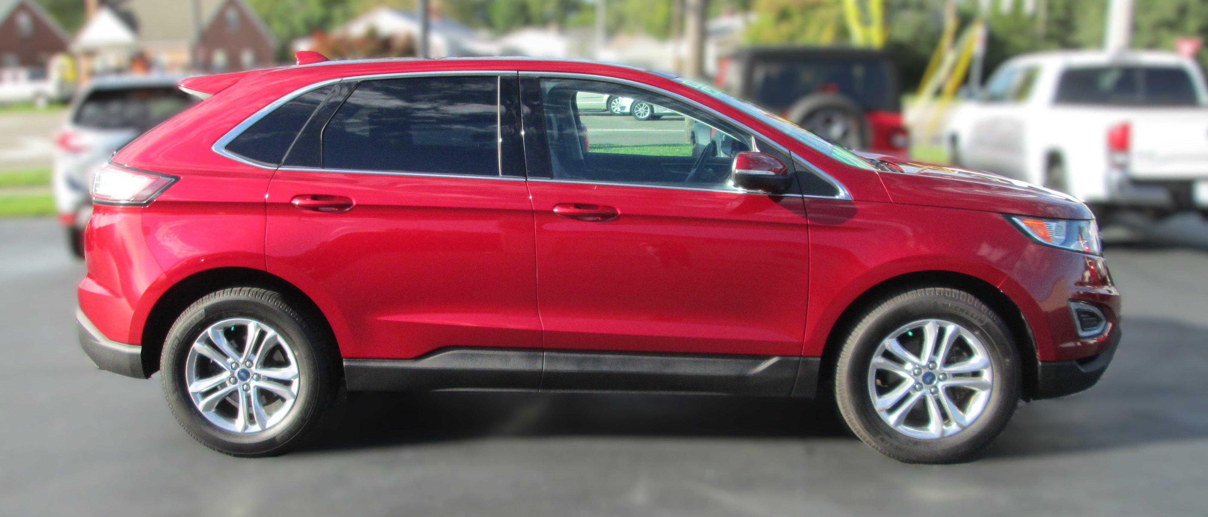 Used 2017 Ford Edge SEL w/ Equipment Group 201A FWD image 3