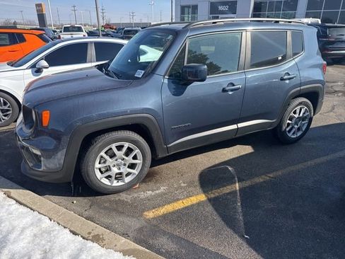 Used 2021 Jeep Renegade Latitude w/ Sun & Sound Group image 22