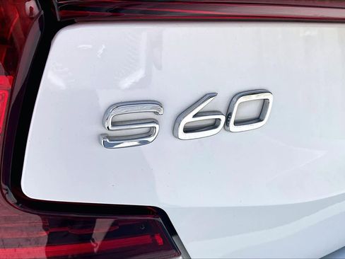 Used 2020 Volvo S60 T6 Momentum AWD/4WD image 31