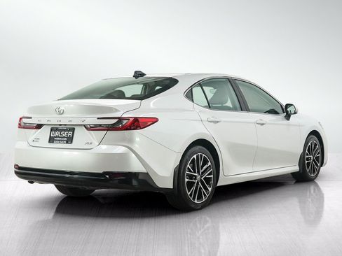 Used 2026 Toyota Camry XLE AWD/4WD image 5