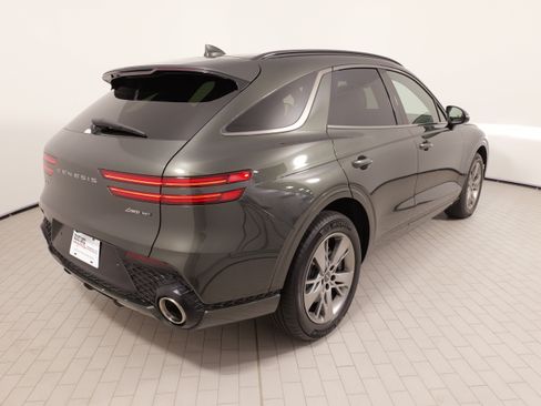 Used 2025 Genesis GV70 3.5T Sport AWD/4WD image 13