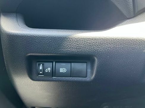 Used 2025 Toyota RAV4 XLE FWD image 23