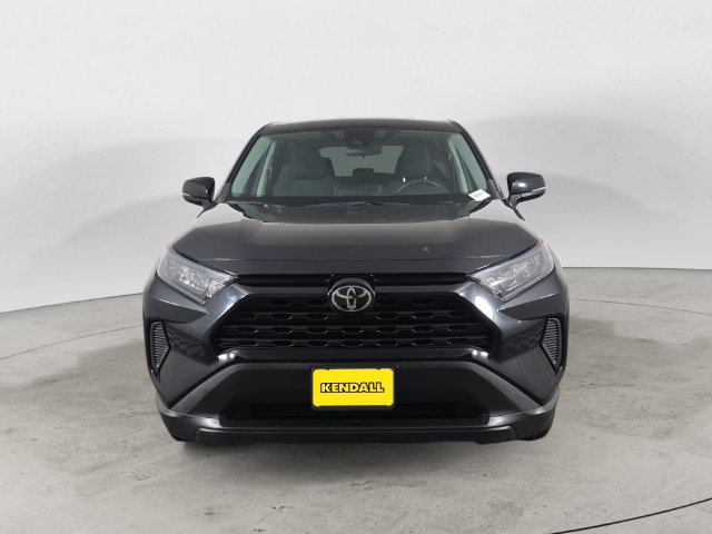 Used 2022 Toyota RAV4 LE AWD/4WD image 2