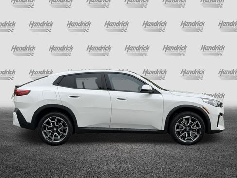 Used 2026 BMW X2 xDrive28i w/ Technology Package AWD/4WD image 3