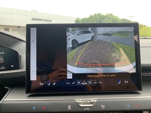 Used 2026 Lexus ES 350h w/ Convenience Package FWD image 25