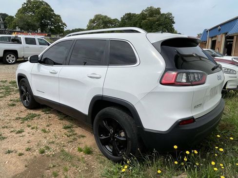 Used 2020 Jeep Cherokee Latitude Plus w/ Cold Weather Group FWD image 6