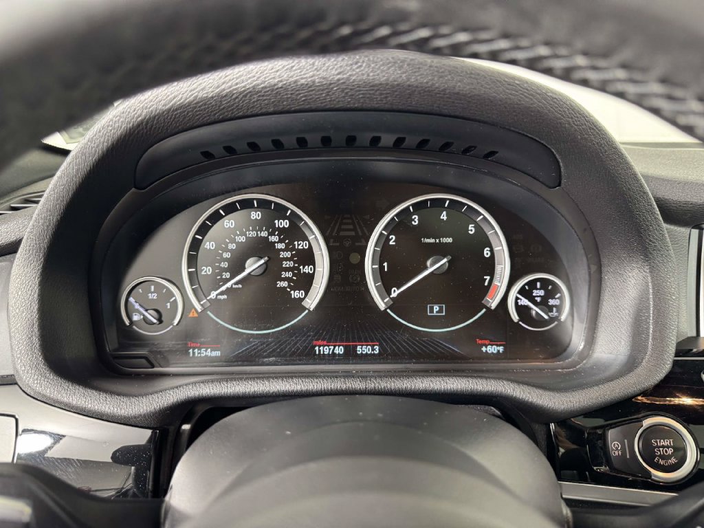 Used 2017 BMW X3 xDrive28i AWD/4WD image 3