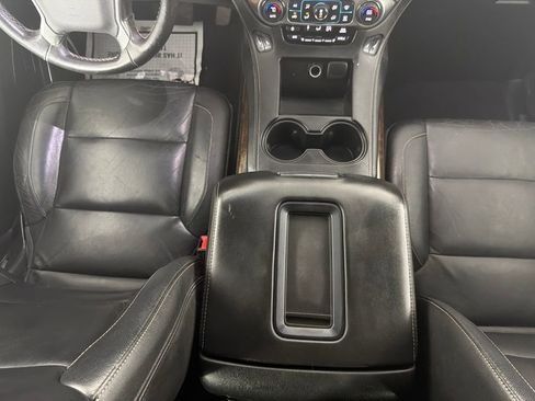 Used 2019 Chevrolet Suburban LT AWD/4WD image 27