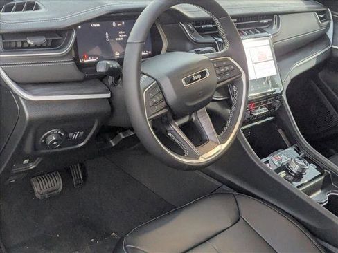 New 2025 Jeep Grand Cherokee Limited image 3