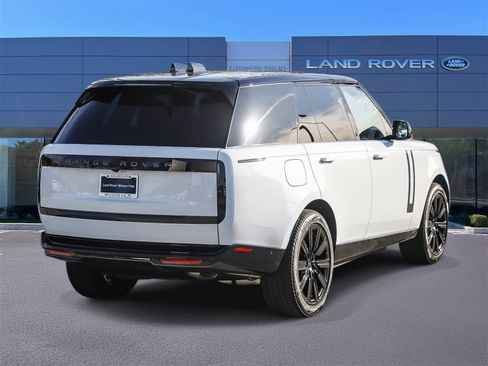 New 2026 Land Rover Range Rover SE image 6