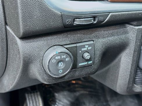 Used 2016 Chevrolet Traverse LT w/ Style and Technology Package image 16