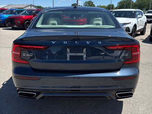 Used 2022 Volvo S60 B5 Inscription FWD image 7