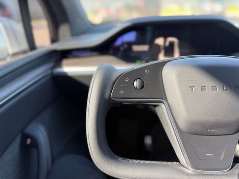 Used 2023 Tesla Model X AWD/4WD image 7