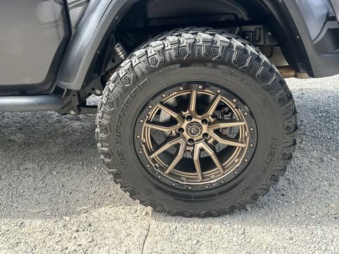 Used 2023 Jeep Gladiator Sport AWD/4WD image 20