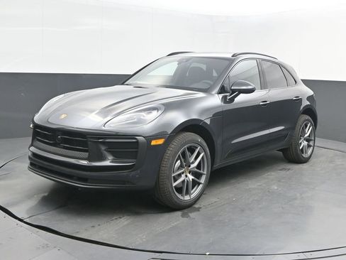 New 2026 Porsche Macan image 1