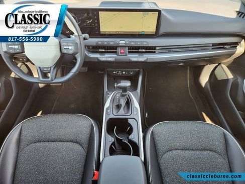 Used 2025 Kia K4 GT-Line FWD image 2