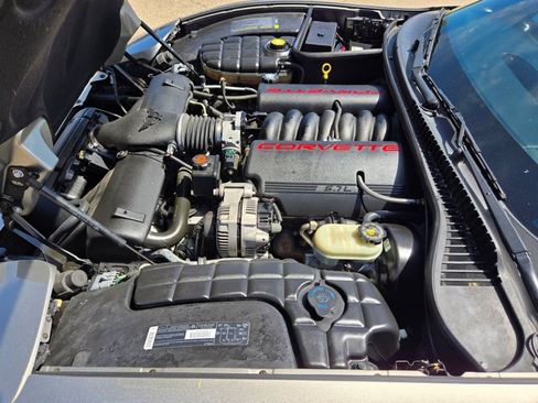 Used 2000 Chevrolet Corvette Coupe w/ Roof Pkg RWD image 20