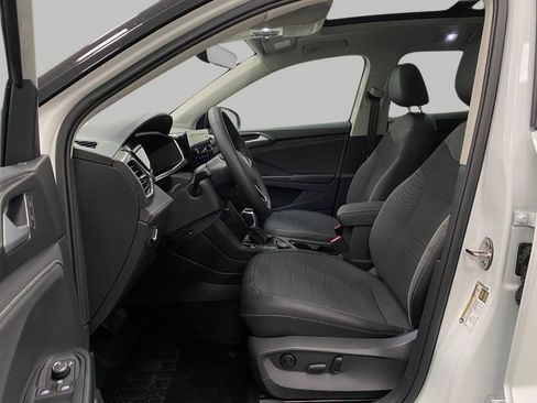 New 2026 Volkswagen Taos SE image 27