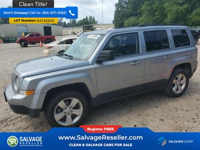 Used 2014 Jeep Patriot Latitude w/ Sun/Sound Group