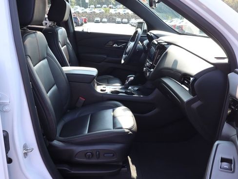 Used 2023 Chevrolet Traverse RS AWD/4WD image 28