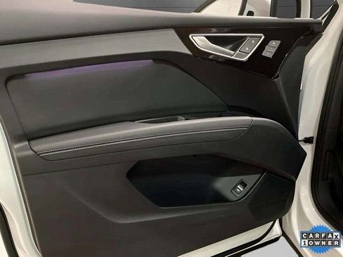 Used 2024 Audi Q4 e-tron Premium Plus image 29