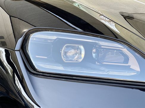 Certified 2025 Porsche Taycan 4S image 32