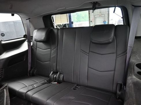 Used 2017 Cadillac Escalade Luxury AWD/4WD image 36