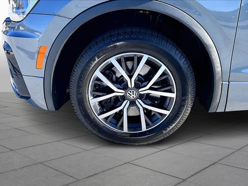 Used 2020 Volkswagen Tiguan SE R-Line image 10