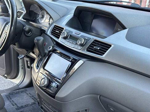 Used 2016 Honda Odyssey Touring Elite image 16