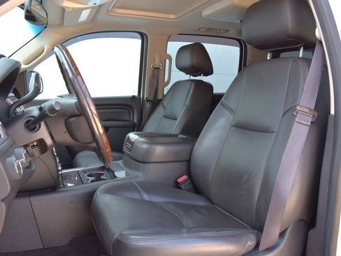 Used 2014 GMC Sierra 2500 Denali AWD/4WD image 11