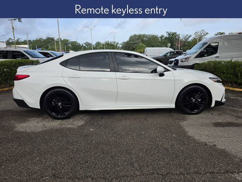 Used 2025 Toyota Camry SE w/ Convenience Package FWD image 6