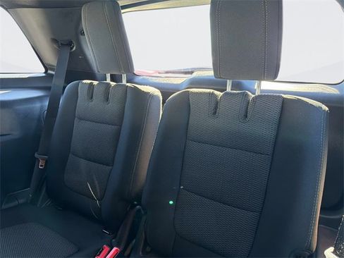 Used 2017 Ford Explorer XLT image 16