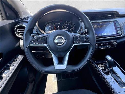 Used 2022 Nissan Kicks SV FWD image 7