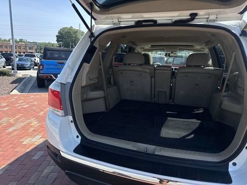 Used 2012 Toyota Highlander Limited w/ Tow Pkg FWD image 29