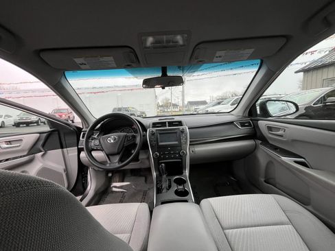 Used 2015 Toyota Camry LE image 10