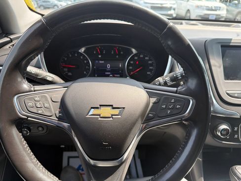 Used 2020 Chevrolet Equinox LT w/ Driver Convenience Package FWD image 19