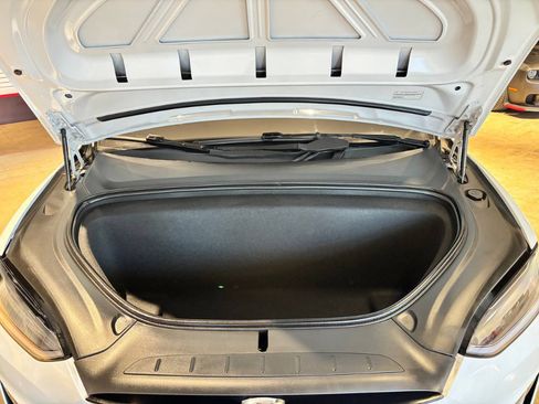 Used 2023 Tesla Model X image 4