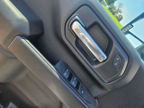 Used 2025 GMC Sierra 2500 Pro AWD/4WD image 11
