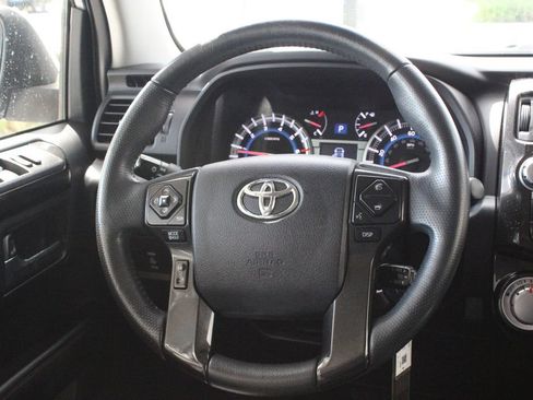 Used 2019 Toyota 4Runner TRD Off-Road Premium AWD/4WD image 30