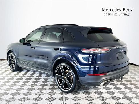 Used 2022 Porsche Cayenne AWD/4WD image 5