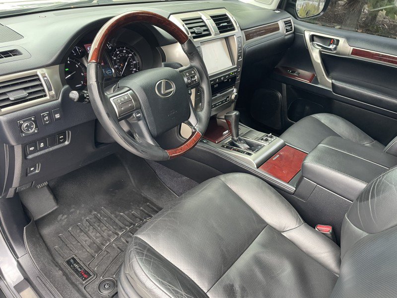 Used 2017 Lexus GX 460 Premium w/ Premium Package AWD/4WD image 10