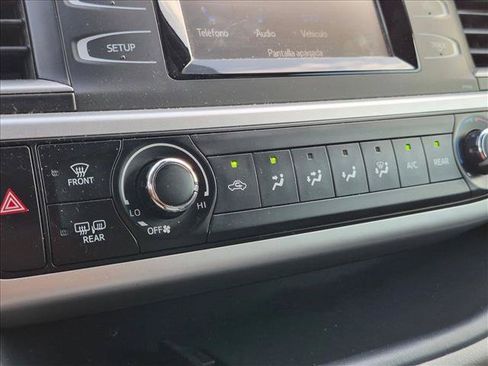 Used 2018 Toyota Highlander LE FWD image 17