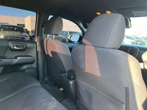 Used 2019 Toyota Tacoma TRD Off-Road image 17