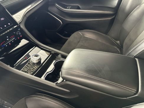 Used 2022 Jeep Grand Cherokee Altitude image 21